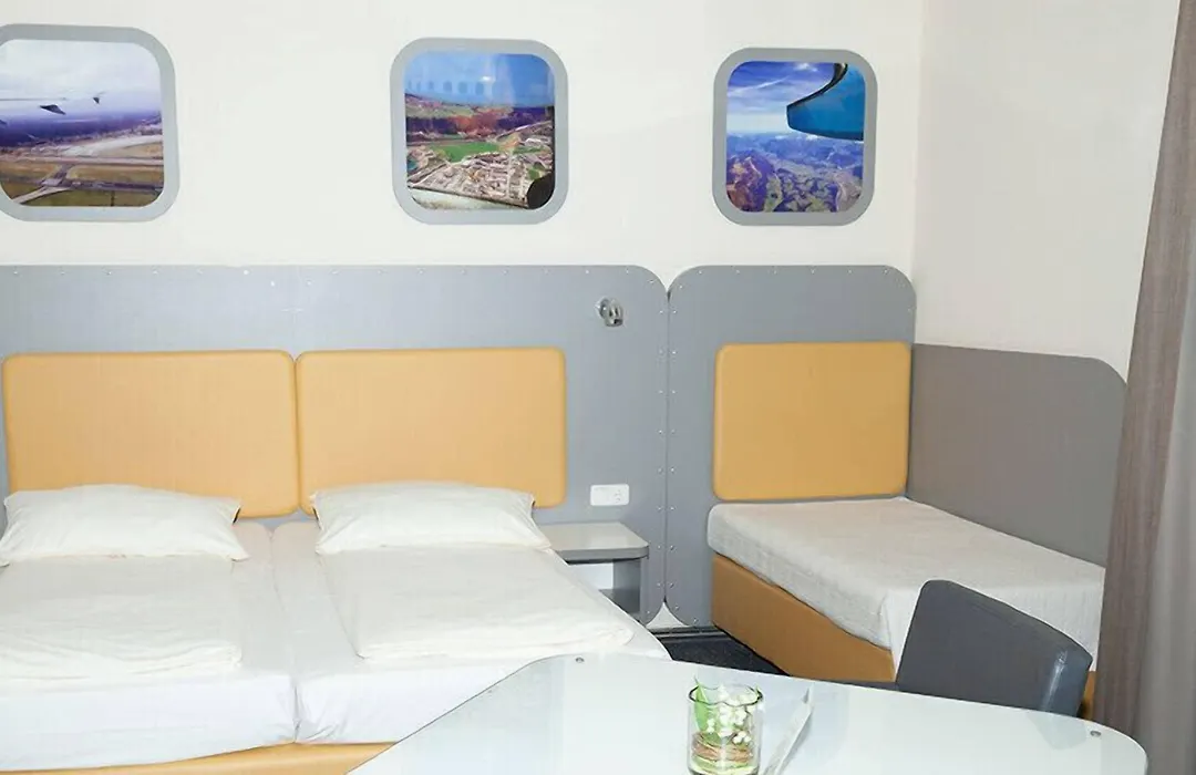 Hotel Cockpit-1